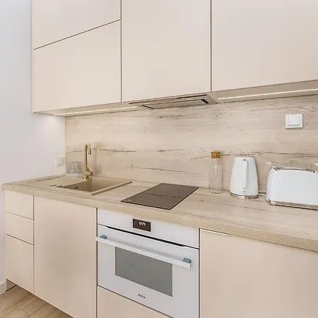 Aparthotel Ustronie 20 M Do Plazy 3*