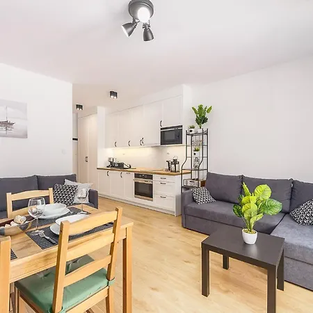 Aparthotel Ustronie 20 M Do Plazy 3*